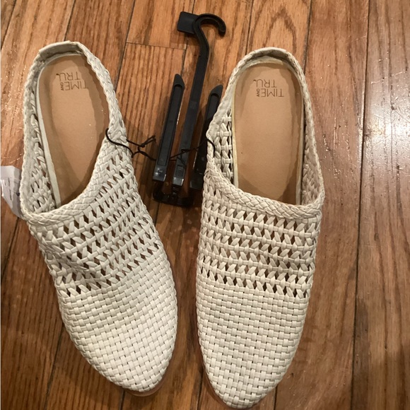 New Shoes Super Cute - Picture 2 of 4